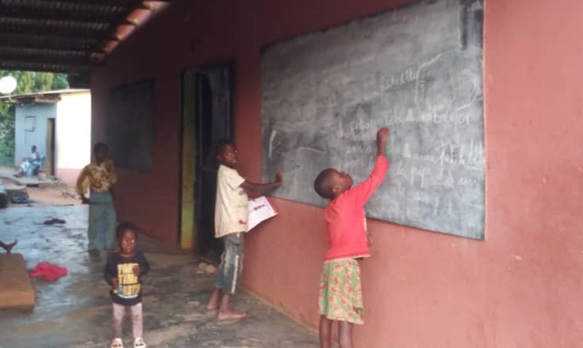 Tableau illustrant les conditions de vie dans les orphelinats